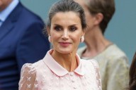 El día que la reina Letizia desafió el protocolo del 12 de octubre y, sin embargo, dio una lección de estilo con chal y pantalón