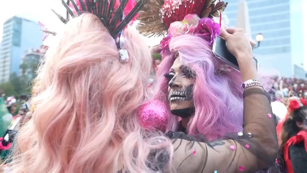 Thousands gather for Mexico City’s annual Catrina Festival, a tribute to the Day of the Dead