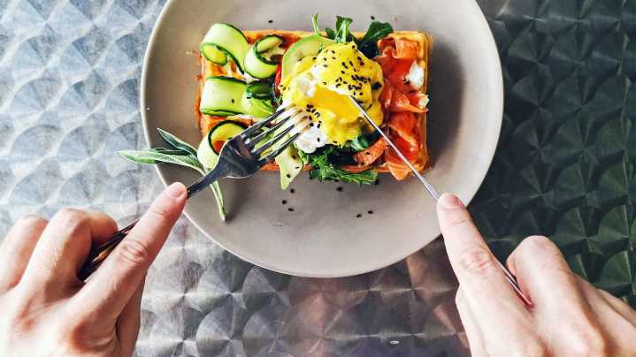 Is The European Way Of Holding A Fork More Efficient?