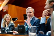 Crónica | Con el relato creado, Azcón tendrá que mover ficha porque la partida ha comenzado