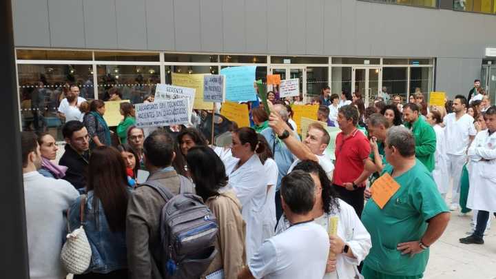 Preocupación en el Hospital de Toledo por los incidentes en los laboratorios: "Nos preocupa que a largo plazo derive en enfermedades graves"