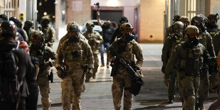 Trump plans to federalize 300 troops in Illinois, as judge blocks a similar mobilization in Oregon