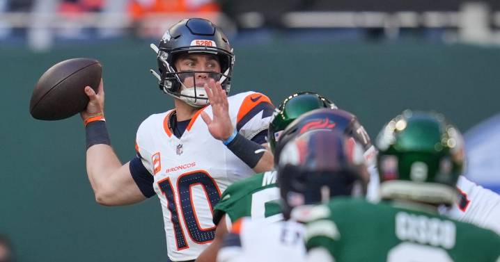 Broncos get 9 sacks and beat the winless Jets in ugly 13