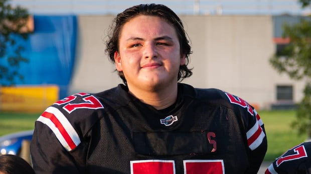 Darius Hartshorne, injured Winnipeg high school football player, has died