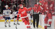 NHL roundup: Red Wings net fifth-straight win with 4