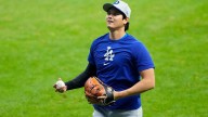 Roberts dice Ohtani lanzará ante Brewers, pero...