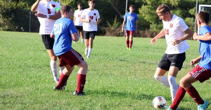 Hannibal defeats Warrenton to win third straight