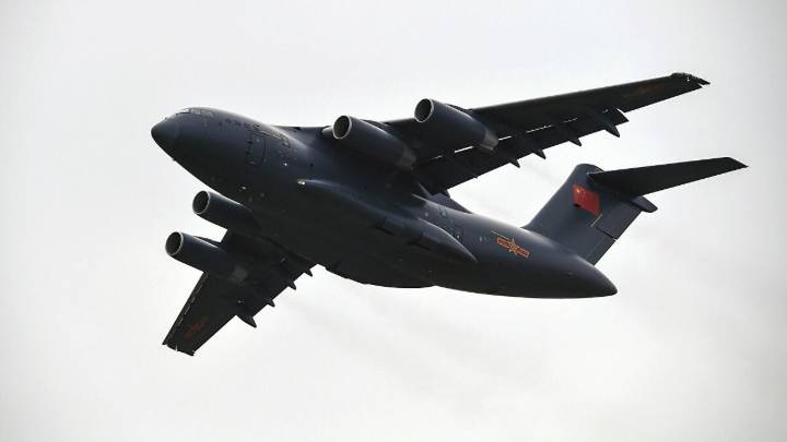 China quiere adelantar a Estados Unidos: va a aumentar su poder aéreo con este avión de última generación