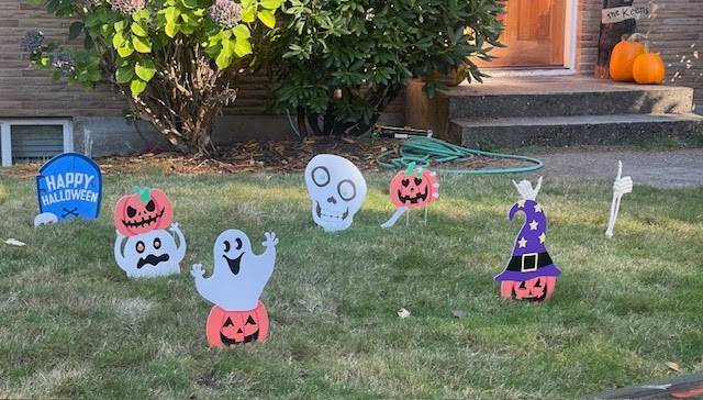 Skeletons 5 The softer side of Hillwood decorations