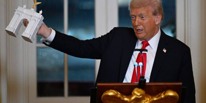 Trump wants to build a Paris-style arch close to the Lincoln Memorial: 'It's going to be really beautiful'