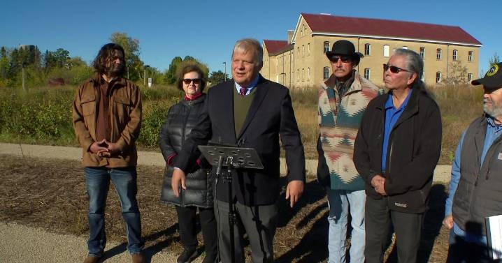 Sioux descendants announce lawsuit against U.S. for federal recognition, monetary damages over land