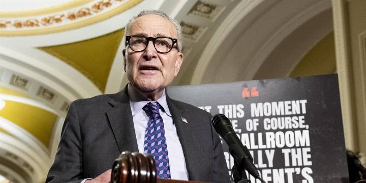 El Senado de EEUU extiende el cierre gubernamental e intenta acabar con los aranceles de Trump a Brasil