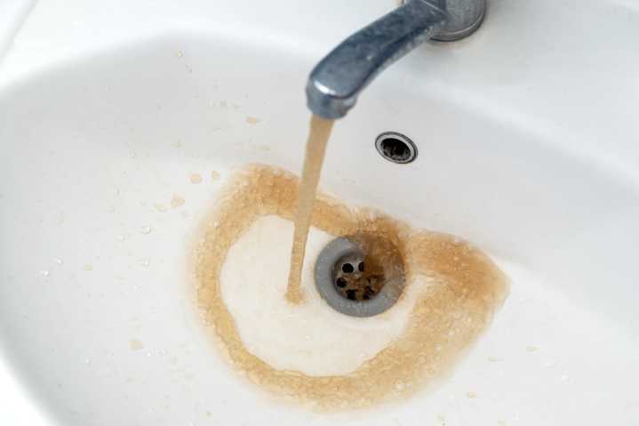 Why is the Tap Water in NYC's Harlem Brown? Is it Safe to Drink?