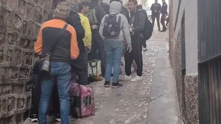 SOS en Jaén: temporeros de la aceituna durmiendo en la calle ante la pasividad de las administraciones