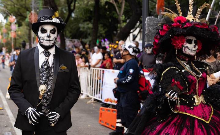 Mega Procesión de Catrinas en la CDMX 2025; sigue aquí el desfile minuto a minuto