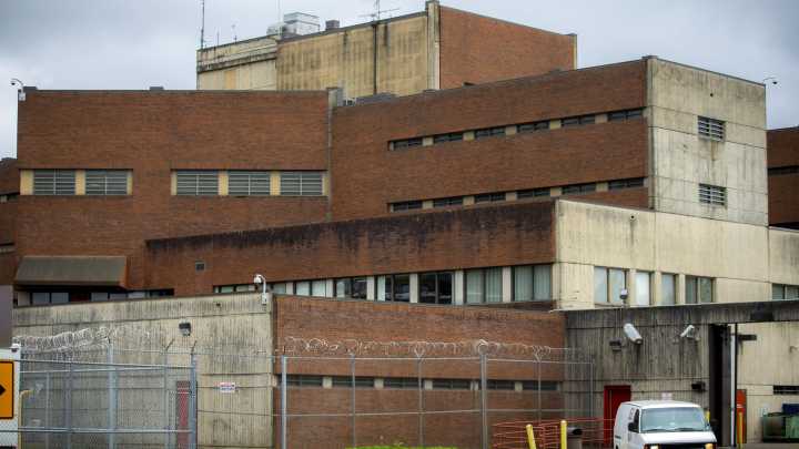 Federal officers detain men at Lane County Jail
