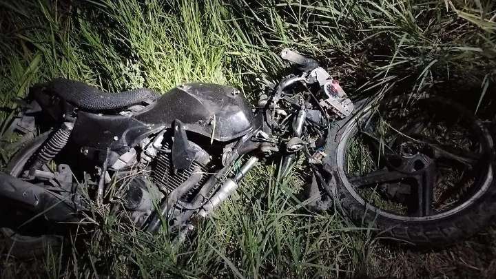 Muere joven tras ser arrollado sobre su motocicleta en la Izúcar