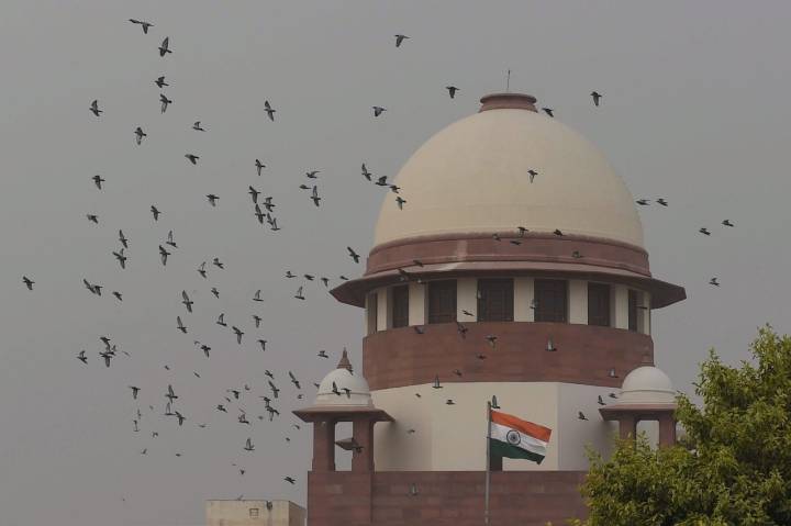 Lawyer tries to hurl shoe at CJI in SC courtroom, BCI suspends license