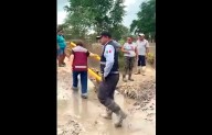 Avientan lodo a Edil de Álamo, Veracruz; reclaman abandono