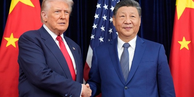 Trump reduce al 10 % los aranceles para China por el fentanilo tras reunión con Xi Jinping