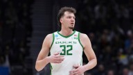 Nate Bittle, Ege Demir dominate inside for Oregon men’s basketball in exhibition win over Utah