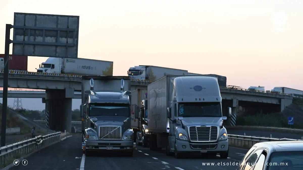Tras más de dos días de bloqueos campesinos de Guanajuato logran acuerdos con la federación