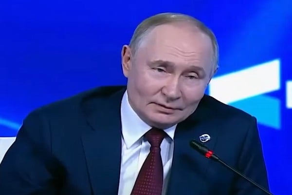 Vladimir Putin a Occidente: «Bajenle dos»