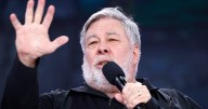 'Godfathers of AI' and Steve Wozniak Join 850 Others in Call for Ban on 'Superintelligence' AI Development