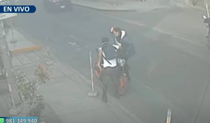 Bellavista: ladrón asalta a menor y apunta con arma a sereno para robarle las llaves de su moto