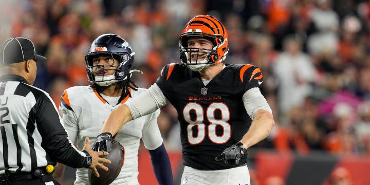 Bengals place Mike Gesicki on IR