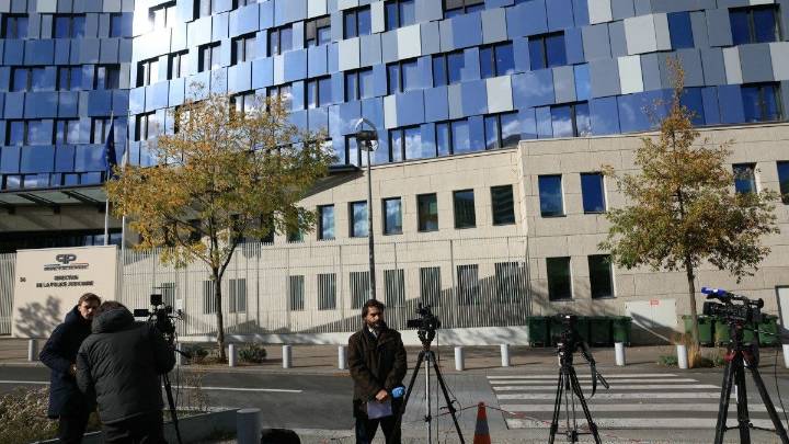 Siete arrestos por el robo en el Louvre: continúa la búsqueda del último ladrón y de las joyas desaparecidas