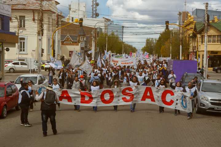 ADOSAC definió paro docente por 72 horas y pidió la renuncia de la titular del CPE
