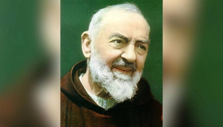 For first time in U.S., Catholics will be able to venerate the habit of Padre Pio
