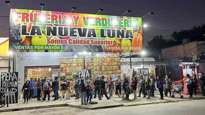 Clausuraron la verdulería “La Nueva Luna” en Guernica y los dueños apuntaron contra el Municipio