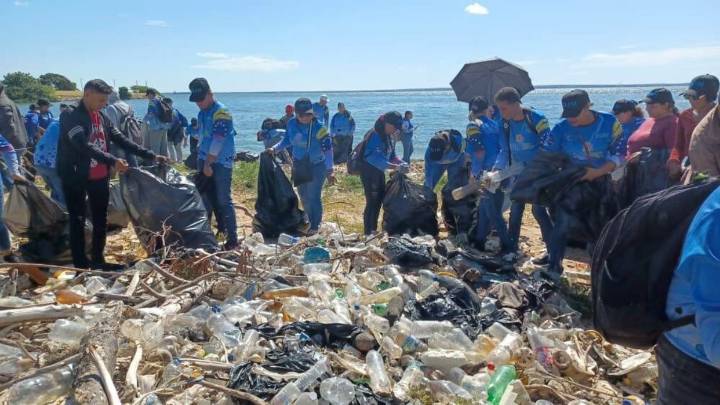 Más de 300 mil toneladas de desechos se han retirado del Lago de Maracaibo