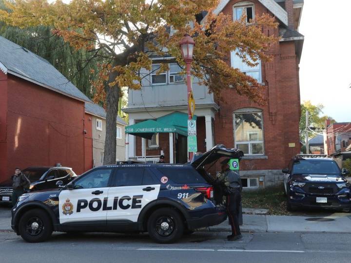 Man found with gunshot wounds in Centretown rooming house