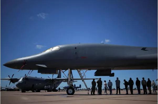 Según New York Times: Bombarderos B-1 estadounidenses volaron cerca del espacio aéreo venezolano