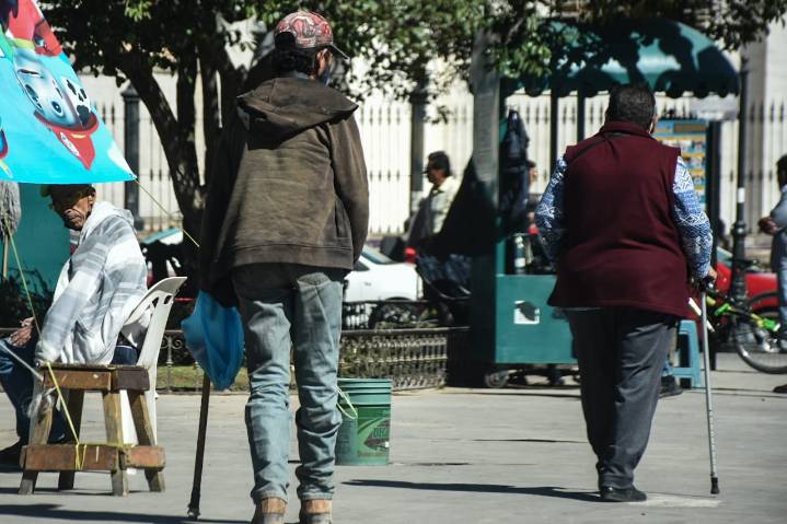 Frente frío 11 mantiene mañanas gélidas y fuertes rachas de viento en Durango