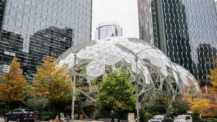 Qué hay detrás de los despidos masivos de Amazon