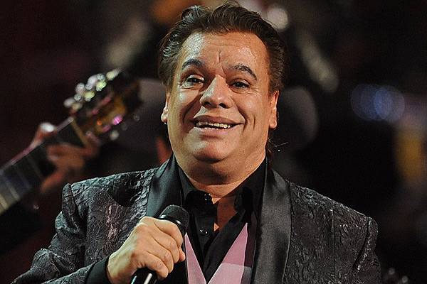 Graban a hombre idéntico a Juan Gabriel en París y reviven teorías sobre su muerte (+Video) 1 de octubre de 2025 | Espectáculos Turistas mexicanos captaron a un hombre con características físicas simi