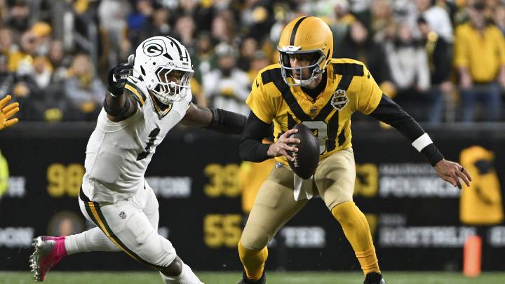 Watch Packers’ Micah Parsons destroy 3 blockers before sacking Aaron Rodgers