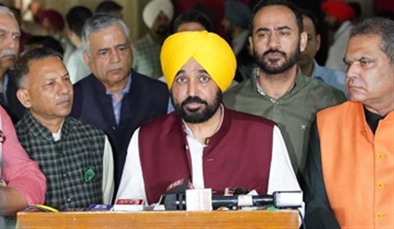 CM  condemns attempt to hurl shoes at CJI, Says it is reflection of anti SC mindset of BJP
