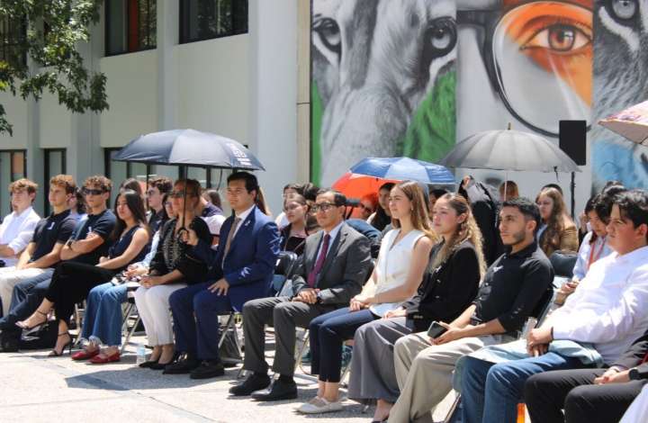 Estudiantes de la Anáhuac Puebla encienden pebetero y reflexionan sobre liderazgo para la paz
