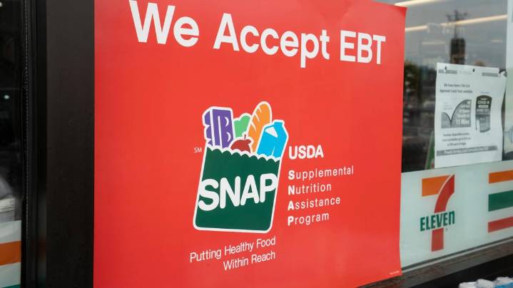 How to locate, support central Indiana food banks and pantries as SNAP funding deadline approaches