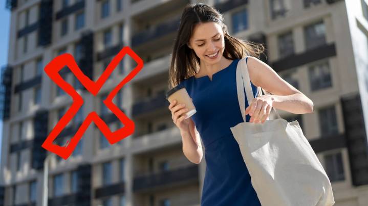 La tote bag cumplió su ciclo: el accesorio que redefine la forma de llevar todo este verano