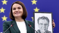 El Premio Sájarov reconoce la "valentía" de dos periodistas presos de Bielorrusia y Georgia