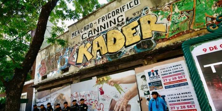 El Gobierno porteño realizó otro desalojo en un antiguo mercado que estaba usurpado hace 14 años en Palermo
