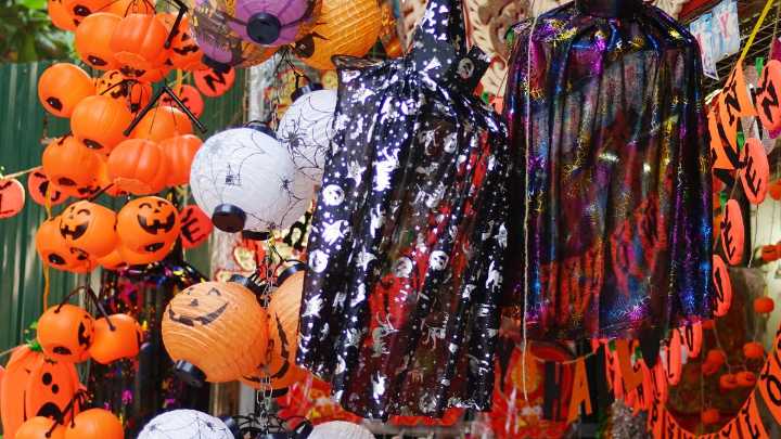 Parents’ plea: Children must be protected from graphic & distressing Halloween shop displays