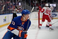 Islanders dominate Red Wings 7-2 behind Heineman’s two goals – Winnipeg Free Press