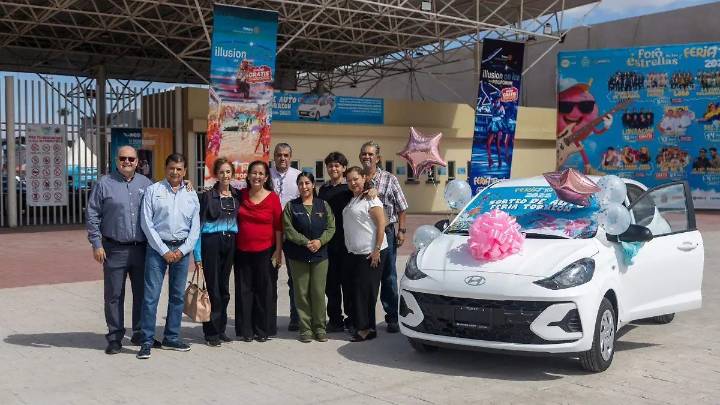Carmen Hernández gana el segundo auto del Sorteo de la Feria de Torreón